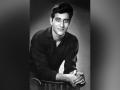 Vinod Khanna Birthday: विनोद खन्ना यांनी घेतला नसता हा निर्णय तर बनले असते अमिताभ बच्चनपेक्षाही सुपरस्टार - Marathi News | Vinod Khanna Birthday: Vinod Khanna did not have this decision, this decision has become a superstar than Amitabh Bachchan | Latest filmy Photos at Lokmat.com