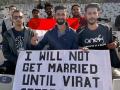 Virat Kohli Fan Poster Viral: "...तोपर्यंत लग्न करणार नाही"; विराट कोहलीच्या 'जबरा फॅन'ची मैदानातच फलक हाती घेत घोषणा - Marathi News | IND vs SL 1st test Live Updates Virat Kohli Fan declares that he will not get married until this special thing happens holds placard in stadium grabs attention | Latest cricket News at Lokmat.com