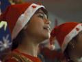 गोरगरीब मुलांसाठी विराट कोहली बनला सांता! - Marathi News | Virat Kohli turns 'Secret Santa' for underprivileged kids ahead of Christmas 2019 | Latest cricket Photos at Lokmat.com
