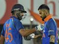 भारतीय संघात दुही?; विराट-रोहितमध्ये निर्णय प्रक्रियेवरुन मतभेद - Marathi News | icc world cup 2019 Rift Between virat Kohli and Rohit Sharma Factions | Latest cricket News at Lokmat.com