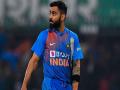 Video : विराट कोहलीही चक्रावला, इश सोढीनं टाकलेला चेंडू झाला Social Viral  - Marathi News | India vs New Zealand, 1st ODI: Virat Kohli bamboozled by Ish Sodhi in Hamilton as the 'leg-spinner curse' continues, Video | Latest cricket News at Lokmat.com