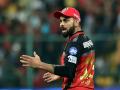 IPL 2020 : RCBच्या खेळाडूंसोबत न जाता विराट कोहलीनं 'प्रायव्हेट' विमानानं घेतली दुबईसाठी भरारी - Marathi News | IPL 2020: Why Virat Kohli took a separate chartered plane to Dubai than RCB for IPL 2020 | Latest cricket News at Lokmat.com
