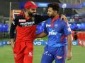 Spirit of Cricket : RCBनं एका धावेनं जिंकला सामना अन् विराट कोहलीच्या 'त्या' कृतीनं जिंकली कोट्यवधी मनं! - Marathi News | IPL 2021 : Sportman spirit of Virat Kohli, When Rishabh Pant & Hetmyer were disappointed, Virat went to them | Latest cricket Photos at Lokmat.com
