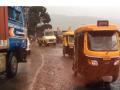 Ratnagiri: निवळीतील दरड हटवली, वाहतूक सुरू - Marathi News | The landslides in the net has been removed in Nivali Ratnagiri District, traffic has resumed | Latest ratnagiri News at Lokmat.com