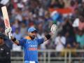विराट म्हणतो, मी देशासाठी खेळतोय, कोणावर उपकार करत नाही! - Marathi News | Virat kohli says, I am playing for the country, I do not have any favor! | Latest cricket News at Lokmat.com