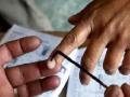 सांगलीत मतदान केंद्रावर गोंधळ,विज्ञान मानेवर गुन्हा दाखल - Marathi News | Confusion at polling station in Sangli, case filed against Vigyan Mane | Latest sangli News at Lokmat.com