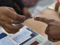 ...जेव्हा ड्रायव्हरला मतदानापासून रोखणारा उमेदवार एका मताने पडतो - Marathi News | Lok Sabha Election 2019 Stories That Prove That One Vote Can Make Or Break | Latest maharashtra News at Lokmat.com