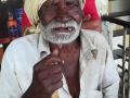 नदीपात्रात बुडून मृत्यूमुखी घोषित केलेला ‘तो’ वयोवृद्ध ‘जीवंत’ - Marathi News | dead declared old man foud live | Latest vashim News at Lokmat.com