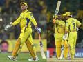 MS Dhoni Record : आता एमएस धोनी CSK चा टॉपर; उत्तुंग सिक्सर मारत मोडला सुरेश रैनाचा विक्रम - Marathi News | MS Dhoni Breaks Suresh Raina's Record To Become CSK's Leading Run Scorer In IPL History | Latest cricket News at Lokmat.com