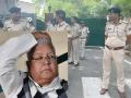 CBI Raid Lalu Prasad Yadav: तुरुंगातून सुटून महिना झाला नाही तोच सीबीआय दारी; लालू प्रसादांच्या घरी सकाळी सकाळीच छापेमारी - Marathi News | CBI raid Lalu Prasad Yadav: CBI raids Lalu Prasad's house early in the morning; Case of being Railway recruitment | Latest national News at Lokmat.com