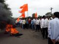 Maratha Reservation : वाशिम जिल्ह्यातील बेलखेडा फाट्यावर रास्ता रोको - Marathi News | Maratha Reservation: Stop the road agitation in Washim district | Latest vashim News at Lokmat.com