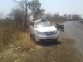 नायब तहसिलदारांच्या वाहनाला अपघात; तीन जण जखमी - Marathi News | Accident of the naib tehsildar's vehicle; Three people injured | Latest vashim News at Lokmat.com