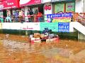 पावसामुळे रस्ते पाण्याखाली, थेरगावातील घरे, दुकानांमधील साहित्य भिजले - Marathi News | Due to the rain, roads were flooded, Thergaon houses, shops of shops were burnt | Latest pimpri-chinchwad News at Lokmat.com