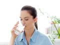 Drinking Water Benefits: त्वचा ड्राय होऊ नये म्हणून दिवसभरात किती ग्लास पाणी प्यावे? - Marathi News | Summer Tips : How much water should you drink per day for healthy and glowing skin | Latest health News at Lokmat.com