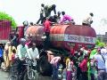 पुरंदरच्या दक्षिण भागात टँकरने पाणीपुरवठा - Marathi News | Water supply to tanker in the south of Purandar | Latest pune News at Lokmat.com