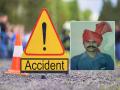 दुचाकी-कारच्या धडकेत पोस्ट कर्मचाऱ्याचा मृत्यू  - Marathi News | Post employee dies in two-wheeler-car collision | Latest solapur News at Lokmat.com