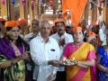 ''श्रीराम'' लिहिलेल्या पेढ्यांचा नीलम गाेऱ्हेंकडून प्रसाद - Marathi News | nilam gorhe distributed pedha writing sri ram on that | Latest pune News at Lokmat.com