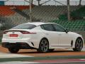 किया मोटर्सची प्रिमिअम सेदान stinger - Marathi News | premium sedan stinger from Kia Moters | Latest auto Photos at Lokmat.com