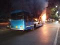 मध्यरात्री पीएमपीला लागली आग - Marathi News | The PMPML took fire on midnight | Latest pune News at Lokmat.com