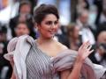Cannes 2019: कान्सच्या रेड कार्पेटवर हुमा कुरेशी अंदाज, पाहा फोटो...! - Marathi News | Cannes 2019: Huma Qureshi Is Making a Solid Fashion Statement | Latest filmy News at Lokmat.com