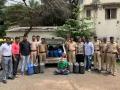 पाेलिसांनी पाठलाग करुन जप्त केली 350 लिटर दारु - Marathi News | police sized 350 ltr liquor | Latest pune News at Lokmat.com