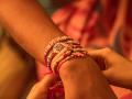 Raksha Bandhan 2019 : रक्षाबंधनांमुळे उजाळला सुवर्ण बाजार; या राख्यांची किंमत ऐकून फुटेल घाम! - Marathi News | Cost Of Gold And Diamond's Rakhis In gold market | Latest relationship Photos at Lokmat.com