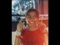 पीएमपीसमाेर तरुणीचा टिकटाॅक ; ड्रायव्हर झाला चकीत - Marathi News | Young woman did a tick tok in front of to pmpml bus | Latest pune News at Lokmat.com