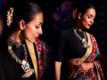 लाल साडी अन् केसात गजरा..! रेड कार्पेटवर मलायका अरोराचा देसी जलवा - Marathi News | Malaika Arora wore red saree and shared photos on Instagram | Latest filmy News at Lokmat.com
