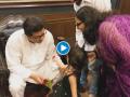 Video: राज ठाकरेंनी 'तिला' विचारलं, कशासाठी भेटायचं होतं?...त्यानंतर त्या चिमुकलीनं काय केलं बघा! - Marathi News | Video: MNS Chief Raj Thackeray Meets Little girl,Viral Video in Social Media pnm | Latest mumbai News at Lokmat.com