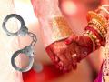 Coronavirus Lockdown : टीव्ही अँकरविरोधात गुन्हा दाखल, रिसॉर्टवर गर्दी जमवून थाटला लग्न सोहळा   - Marathi News | Coronavirus Lockdown : Case registered against TV anchor who gathered cowd for marriage at resort pda | Latest crime News at Lokmat.com