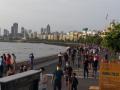 Coronavirus: Crowd gather in large numbers after govt relax lockdown rules in Mumbai - Hindi News | Coronavirus: Crowd gather in large numbers after govt relax lockdown rules in Mumbai | Latest maharashtra Photos at Lokmattimes.com
