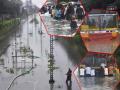 SEE PICS! Mumbai Rains causes waterlogging at many places, disrupting rail and road traffic - Hindi News | SEE PICS! Mumbai Rains causes waterlogging at many places, disrupting rail and road traffic | Latest maharashtra Photos at Lokmattimes.com