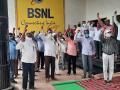 बीएसएनएल कर्मचाऱ्यांनी पाळला काळा दिवस - Marathi News | BSNL employees observed Black Day | Latest chhatrapati-sambhajinagar News at Lokmat.com