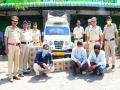 पिकअपमध्ये वर कुलर आत ४ लाखाची व्हिस्की; मद्य तस्करीच्या मास्टरमाइंडसह दोघे अटकेत   - Marathi News | 4 lakh whiskey inside the top cooler in the pickup; Both arrested with alcohol smuggling mastermind | Latest chhatrapati-sambhajinagar News at Lokmat.com