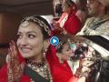 Bride drives : 'दबंग दुल्हनिया'! हातात स्टेअरिंग घेतलं अन् नवऱ्याला बाजूला बसवून सासरी निघाली; पाहा व्हिडीओ - Marathi News | Bride drives : Bride drives husband to her sasuraal on vidaai viral video | Latest social-viral News at Lokmat.com