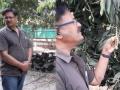 नादच खुळा! या शेतकऱ्यांची कमाई ऐकून तुम्हीही आजचं सोडाल नोकरी; असं पिकवतात तरी काय? जाणून घ्या    - Marathi News | Viral News : Farmer farming income scientific methods grow fruits vegetables samastipur bihar | Latest jarahatke News at Lokmat.com