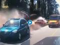Dangerous overtaking : भयंकर! हायवेवर ओव्हरटेक करण्याच्या नादात ट्रकला धडकला अन् मग..., पाहा थरारक व्हिडीओ - Marathi News | Dangerous overtaking : Viral video usa florida dangerous overtaking maneuver sends pickup into ditch | Latest social-viral News at Lokmat.com
