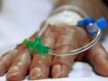 Coronavirus : कोरोना पॉझिटिव्ह आईला मुलाने काढले घराबाहेर; लेक अन् जावयाने देखील रस्त्यावर सोडले  - Marathi News | Coronavirus: Corona positive mother expelled by child; daughter and her husabnd also left her on the road | Latest crime News at Lokmat.com