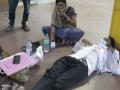 Hospital waiting : हृदयद्रावक! रुग्णालयाबाहेर आजारी पतीसह ८ तास वाट पाहिली; तरीही मिळाला नाही बेड, अन् मग....... - Marathi News | Hospital waiting : kotarajasthan 4 hours mbs was lying on the floor in the hospital waiting for bed | Latest social-viral News at Lokmat.com
