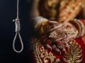 आजोबांनी पाहिलं तर काय नात पंख्याला लटकलेली; लग्नाच्या वरातीऐवजी तिची निघाली अंत्ययात्रा  - Marathi News | Grandpa saw what the granddaughter hung on the fan; Instead of going to the wedding, she went to the funeral | Latest crime News at Lokmat.com