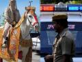 धक्कादायक! वरात घेऊन निघालेल्या नवरदेवाला बेदम मारहाण; लग्नसोडून गाठावं लागलं पोलीस स्टेशन अन्... - Marathi News | some people of the bridegroom beat up ruthlessly in madhya pradesh rampura | Latest crime News at Lokmat.com