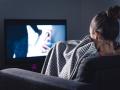 बिंज वॉचिंगच्या जाळ्यात पाय फसला आहे? - Marathi News | Trapped in a Binge Watching Trap? | Latest editorial News at Lokmat.com