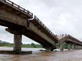 १३ कोटी खर्चून ब्रिज बांधला, पहिल्याच पावसात मोडून पडला, भ्रष्ट कारभार चव्हाट्यावर आला - Marathi News | The bridge was built at a cost of Rs 13 crore, it collapsed in the first rain | Latest national Photos at Lokmat.com