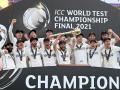 Photo : ना प्रतिस्पर्धींना डिवचणारा जल्लोष, ना उगाचच्या उड्या; जेतेपदानंतरही न्यूझीलंड संघानं जपला साधेपणा! - Marathi News | WTC final 2021 Ind vs NZ Test : Inside the New Zealand's winning moment and trophy presentation, see photo & watch Video | Latest cricket Photos at Lokmat.com