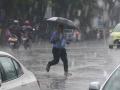 Mumbai Rains Updates : मुंबईत कोसळधारा! शनिवारी रात्री ११ ते रविवारी पहाटे ४ दरम्यान नोंदविला गेला सर्वाधिक पाऊस - Marathi News | Mumbai Rains Updates heaviest rainfall was recorded between 11 pm on Saturday and 4 am on Sunday | Latest mumbai News at Lokmat.com