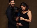 दुसऱ्यांदा प्रेग्नंट आहे नेहा धुपिया, फोटो शेअर करत दिली GOOD NEWS - Marathi News | Good News Neha Dhupia, Angad Bedi announce second pregnancy, share pic with Mehr and baby bump | Latest filmy News at Lokmat.com