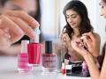 Easy nail polish hacks : जुन्या, सुकलेल्या नेलपेंट्स फेकून देताय? थांबा, 'या' ट्रिक्स वापरून नेलपेंट्स पुन्हा पुन्हा वापरा - Marathi News | Easy nail polish hacks : Old dry nail polish fixing tips article | Latest sakhi Photos at Lokmat.com