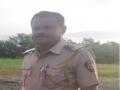 हेड कॉन्स्टेबलची राहत्या घरात गळफास घेऊन आत्महत्या - Marathi News | Head constable commits suicide by hanging at his residence | Latest nanded News at Lokmat.com