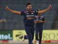 Shardul Thakur : टीम इंडियाच्या वर्ल्ड कप संघात शार्दूल ठाकूरचा समावेश, जाणून घ्या अंतिम १५ मधून कोणाला मिळाला डच्चू  - Marathi News | Breaking news : Shardul Thakur replaces Axar Patel in Team India's World Cup squad | Latest cricket News at Lokmat.com