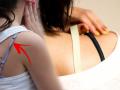 How to hide bra straps : चारचौघात ब्रा स्ट्रिप्स दिसल्या तर अवघडल्यासारखं होतं? 'या' ४ स्मार्ट ट्रिक्स वापरून ब्रा स्ट्रिप्स लपवा - Marathi News | How to hide bra straps : Hide bra straps using these 4 smart tricks | Latest sakhi News at Lokmat.com